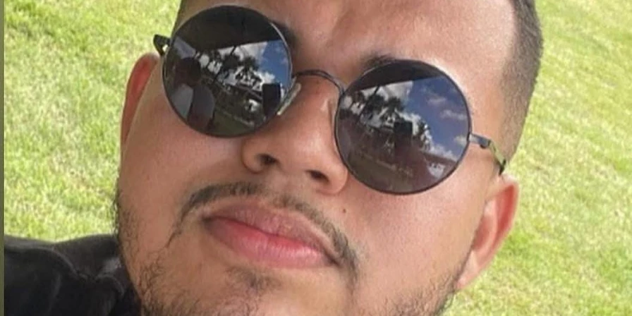 Vítima morreu no local do crime.
