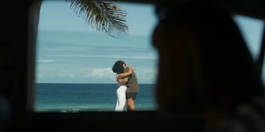Em Vale Tudo, Fátima arma encontro com Afonso e Solange flagra os dois se beijando