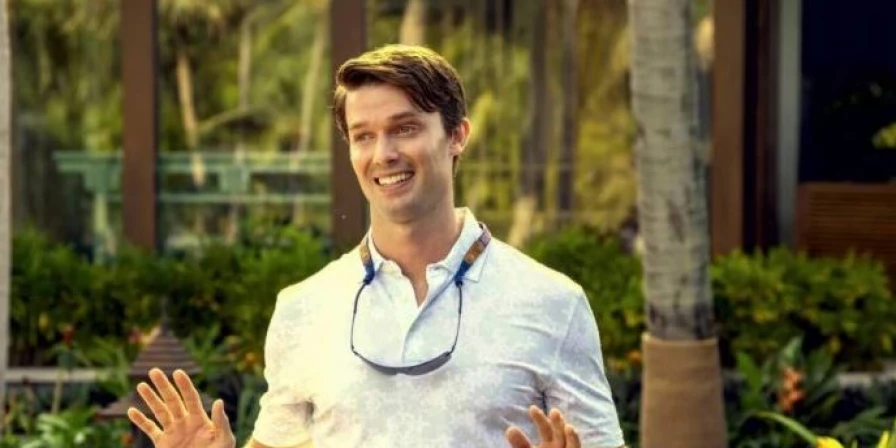 Patrick Schwarzenegger em "The White Lotus".