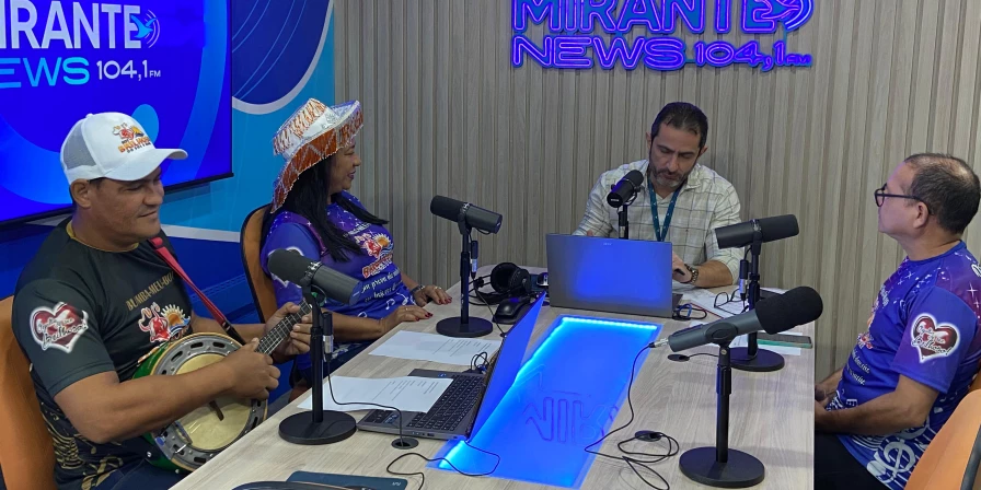 Rosália Serrão, Celso Amaral e Carlos Roberto durante o programa Ponto Final.