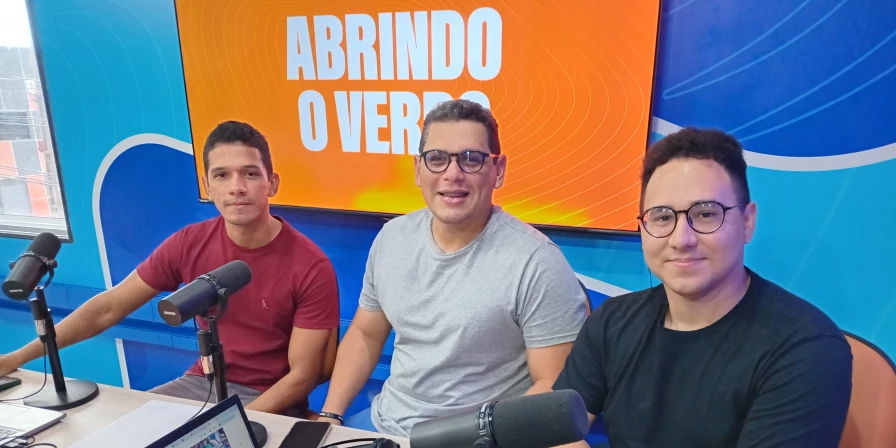 O secretário estadual da Juventude, Thiago Prado, marca presença na Mirante News FM.