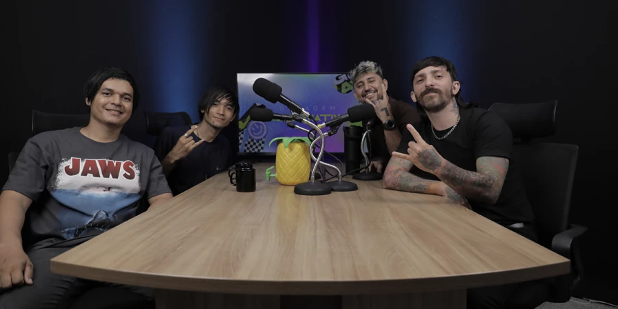 O podcast é apresentado pelos jornalistas Andre Nadler e Eduardo Lindoso.