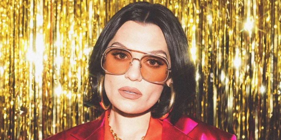 Jessie J anuncia breve pausa na carreira após diagnóstico de câncer.