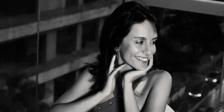 Aline Bei lança novo livro e completa trilogia 'involuntária'.