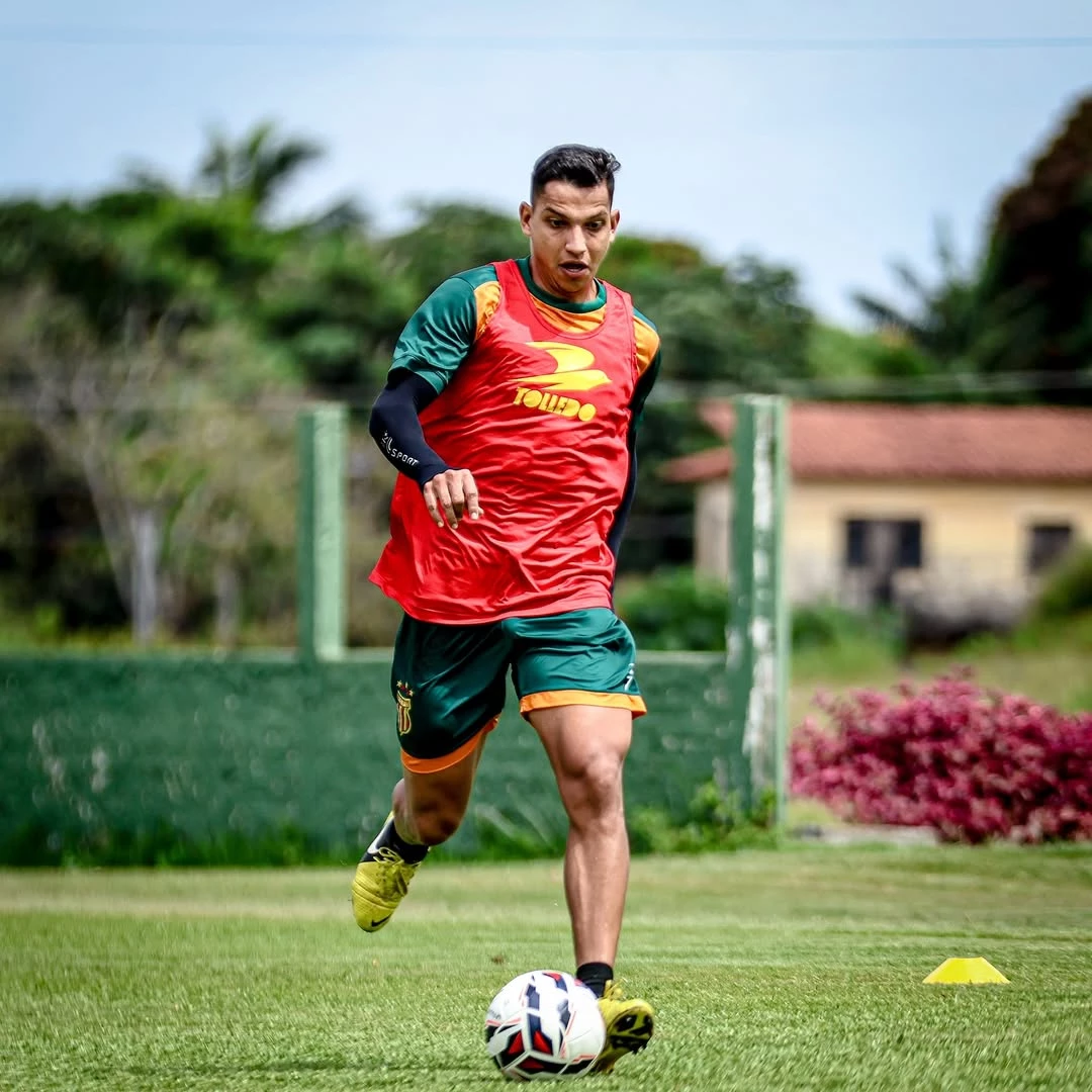 Cavi teve lesão no tornozelo há duas semanas e poderá estar disponível para jogo contra o MAC (Crédito: Ronald Felipe)