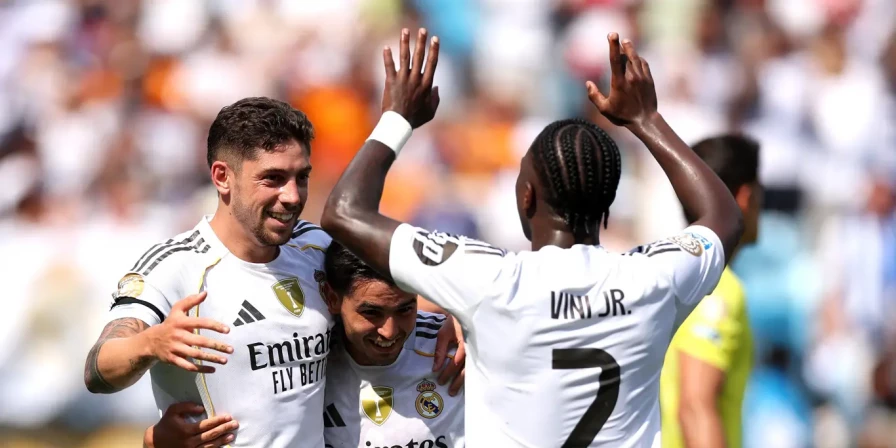 Jogadores do Real Madrid comemoram gol