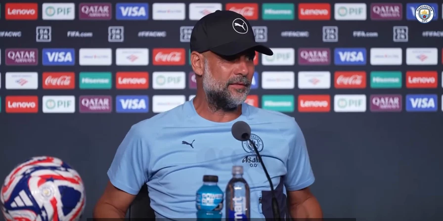 Guardiola durante entrevista coletiva