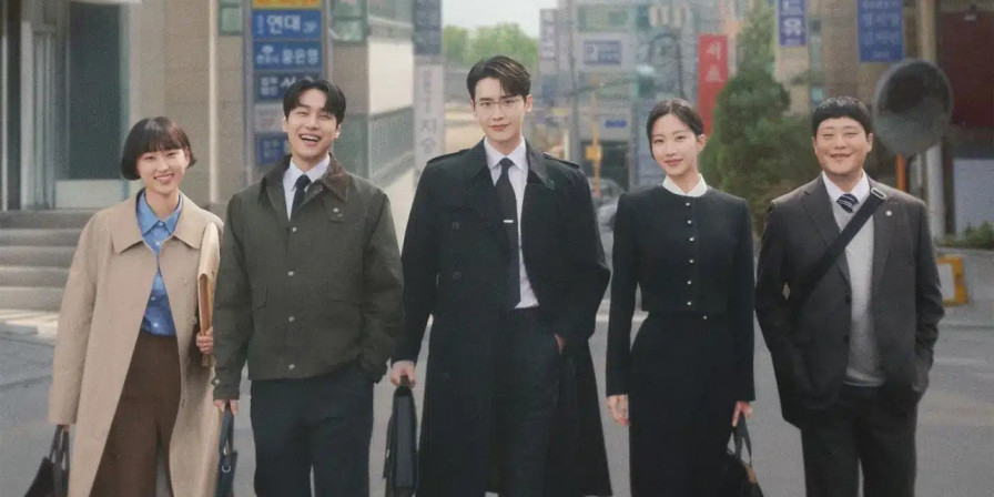 O K-drama explora a vida de um advogado pragmático lidando com desafios no trabalho e na vida pessoal, com episódios novos todos os finais de semana. (Reprodução/ Redes Sociais)