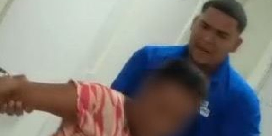 Agressão registrada em hospital de Rosário. (Foto: Reprodução/Redes sociais)