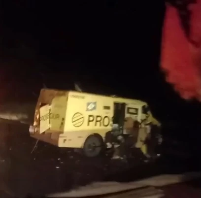 Carro-forte foi atacado por bandidos na BR-010. (Foto: Divulgação)