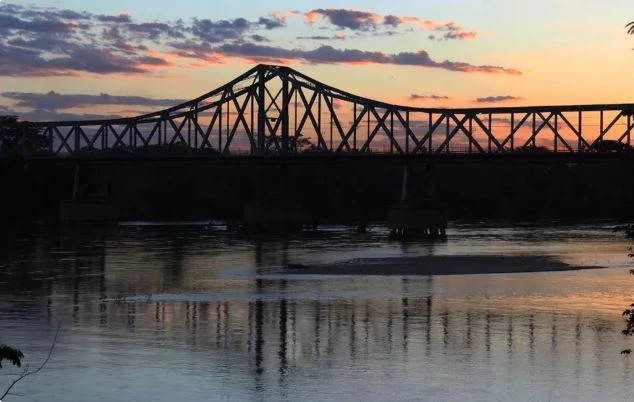 Ponte João Luís Ferreira, conhecida como Ponte Metálica.