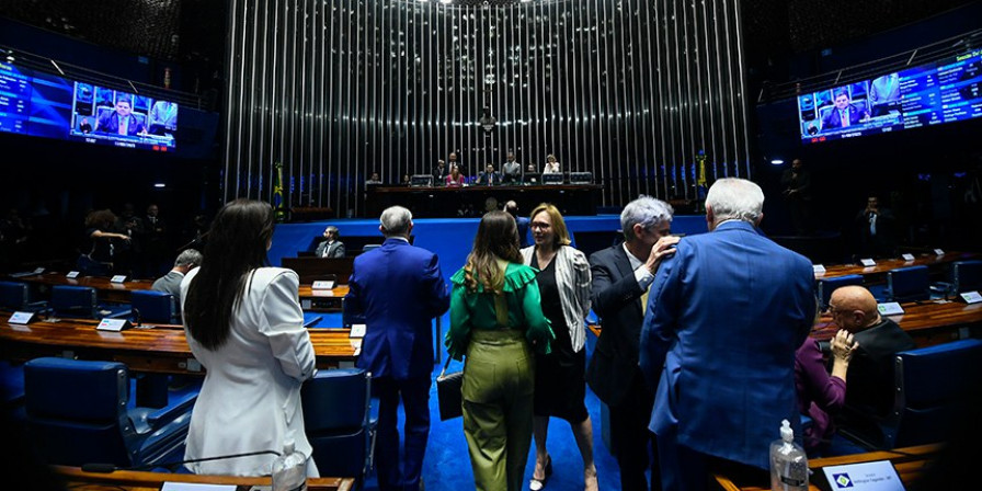 Projeto facilita recusa de contribuição sindical