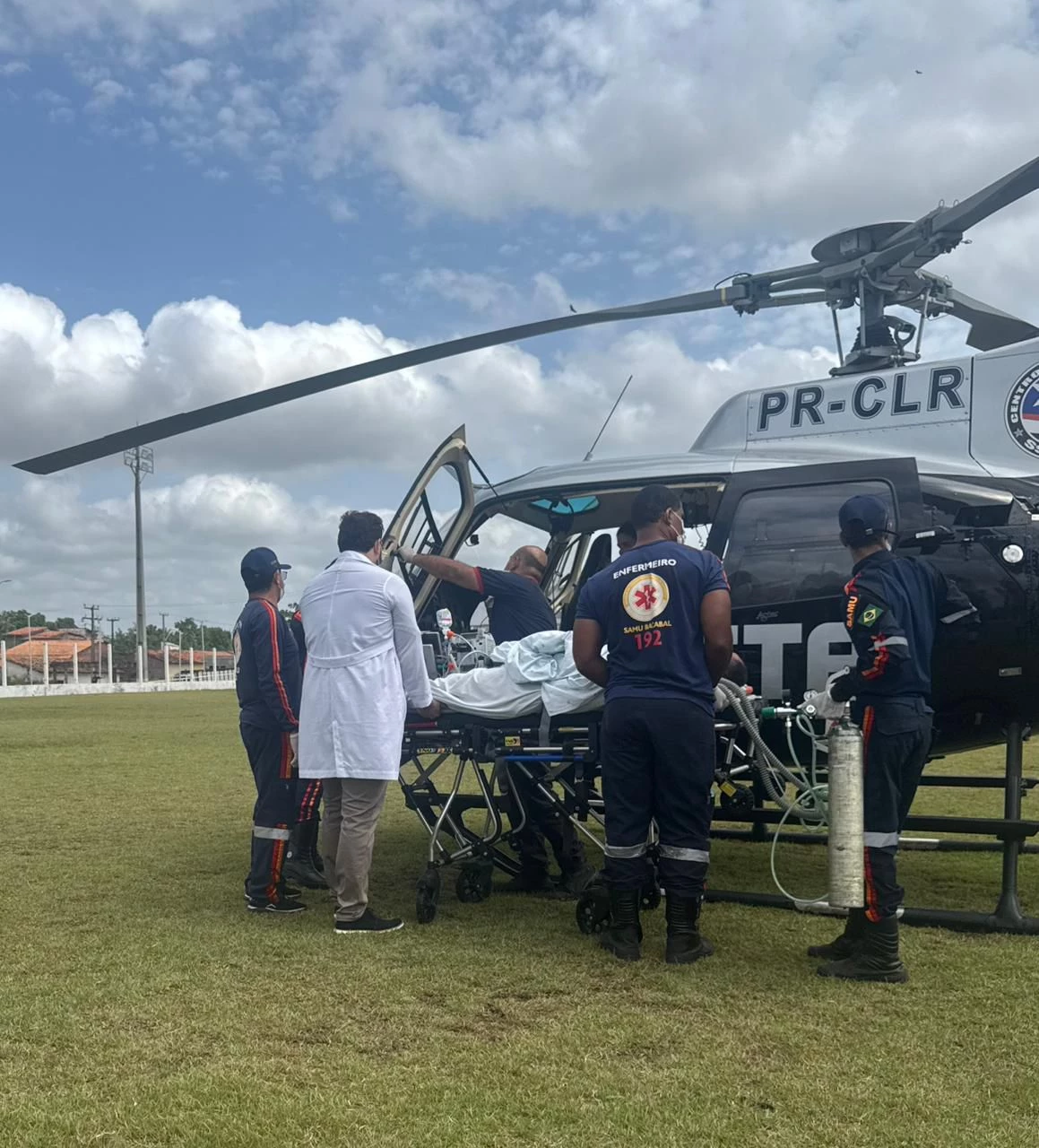 Paciente de Monção é transferido de helicóptero para o Hospital Carlos Macieira, em São Luís, após apresentar sintomas que requerem avaliação especializada.