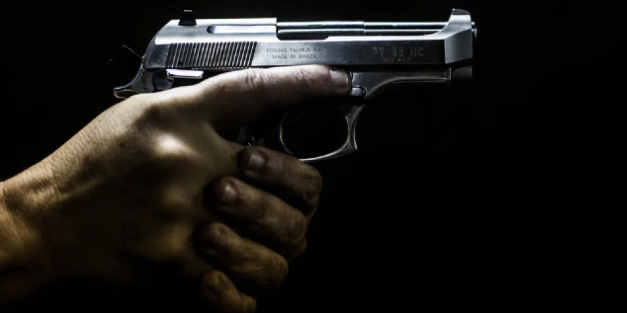 Dois homens morrem em tiroteio