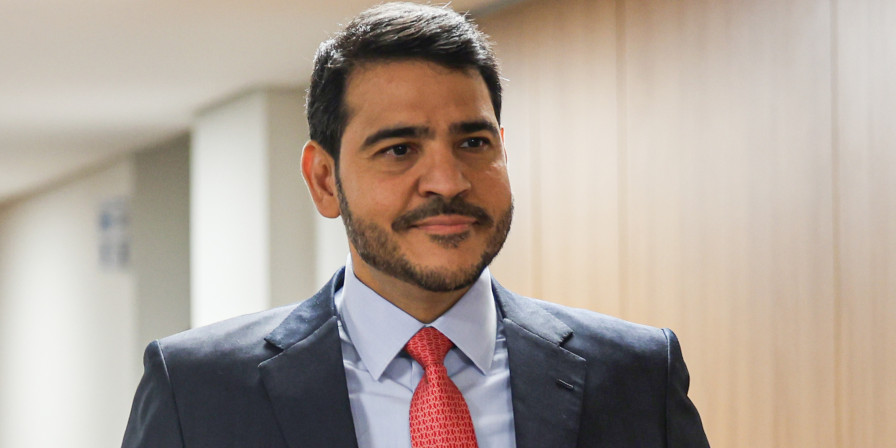 Messias avança no STF