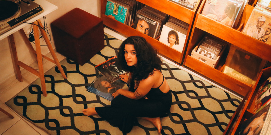 Rayslla Estreia Solo