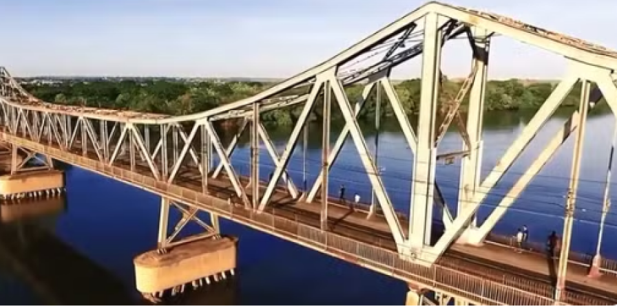 Ponte Metálica Interditada