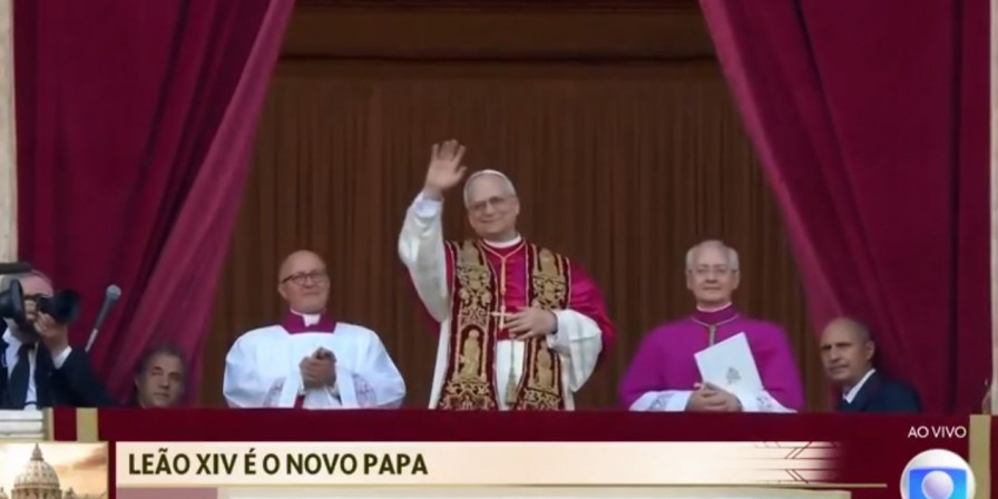 Papa Leão XIV é eleito uma das personalidades mais bem vestidas de 2025