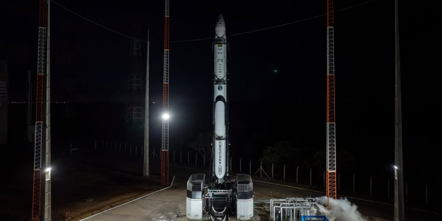 Foguete explode após lançamento