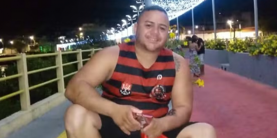 Homem baleado em restaurante morre