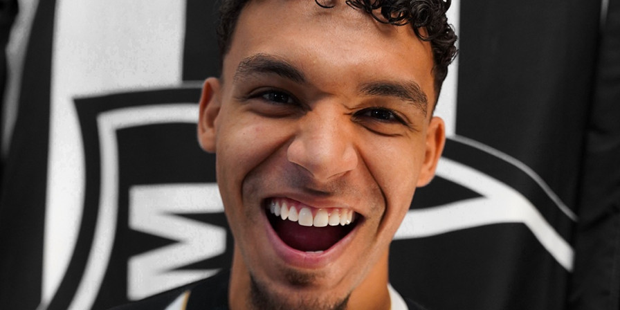 Atlético-MG contrata Victor Hugo