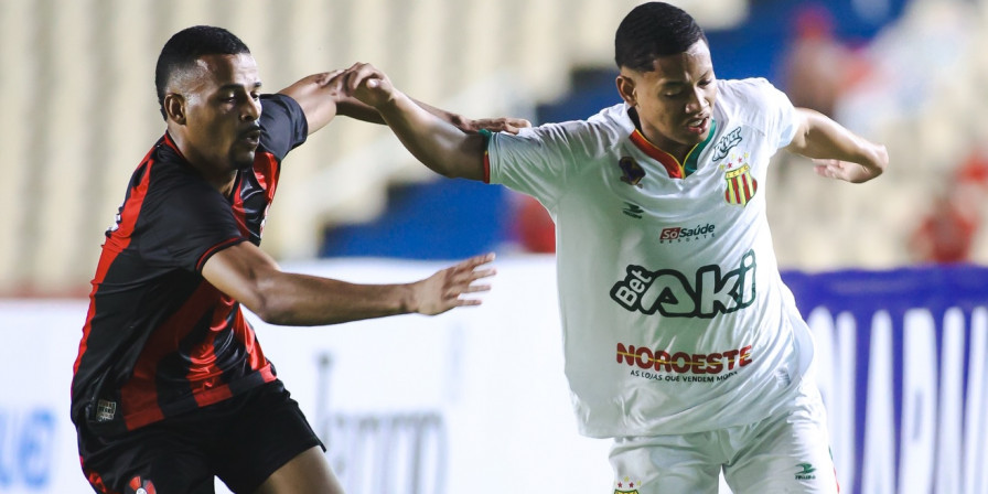 Sampaio Monitora Adriano