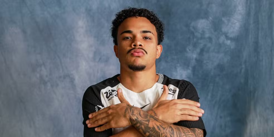 Corinthians Anuncia Kaio César