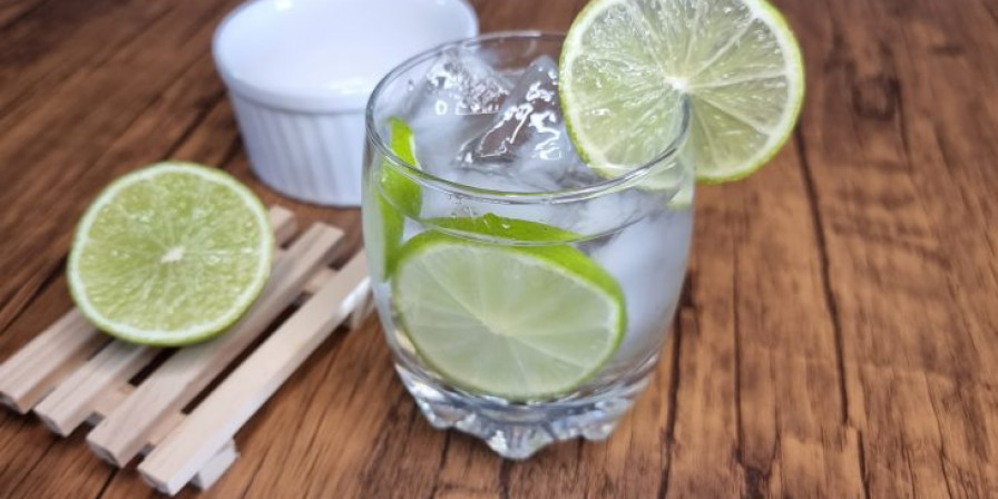 Caipirinha de Limão