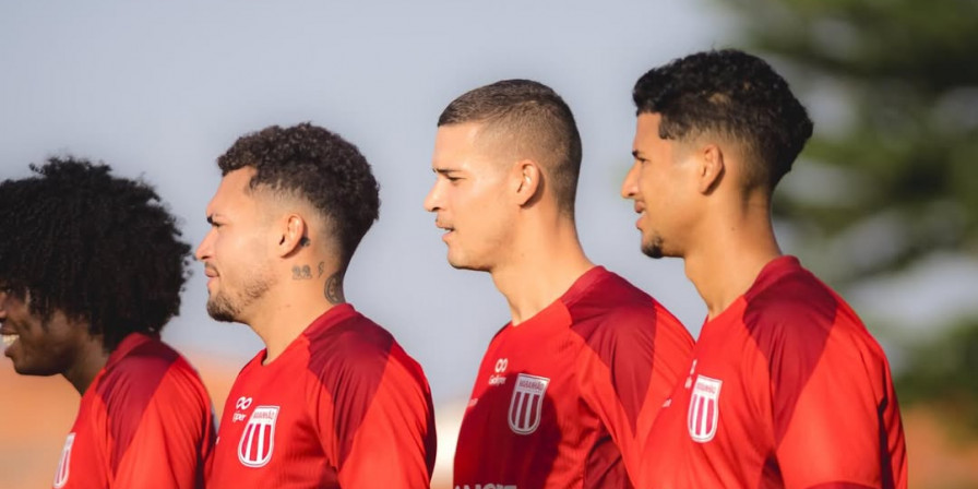 MAC mira vaga nas semis