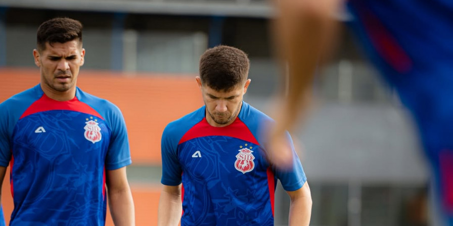 Imperatriz Joga para Escapar do Rebaixamento