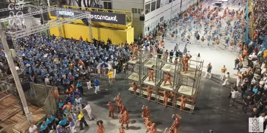 53 mil pessoas no Sambódromo