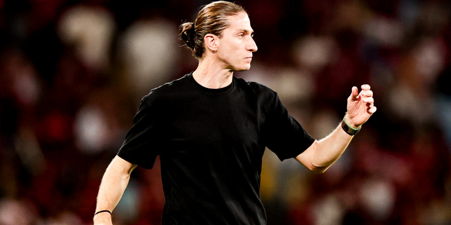Flamengo: Filipe Luís admite necessidade de melhora física