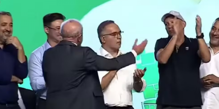 Lula passa por cauterização