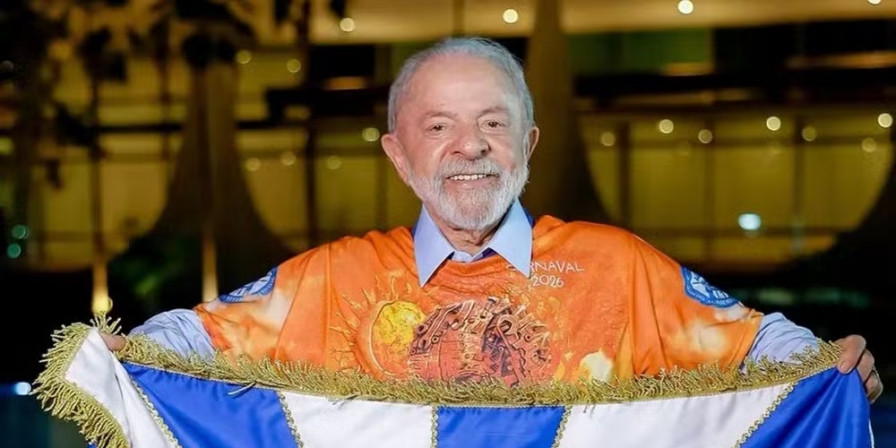 Lula faz tour de Carnaval