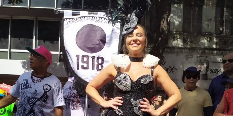 Paolla Oliveira brilha no Carnaval