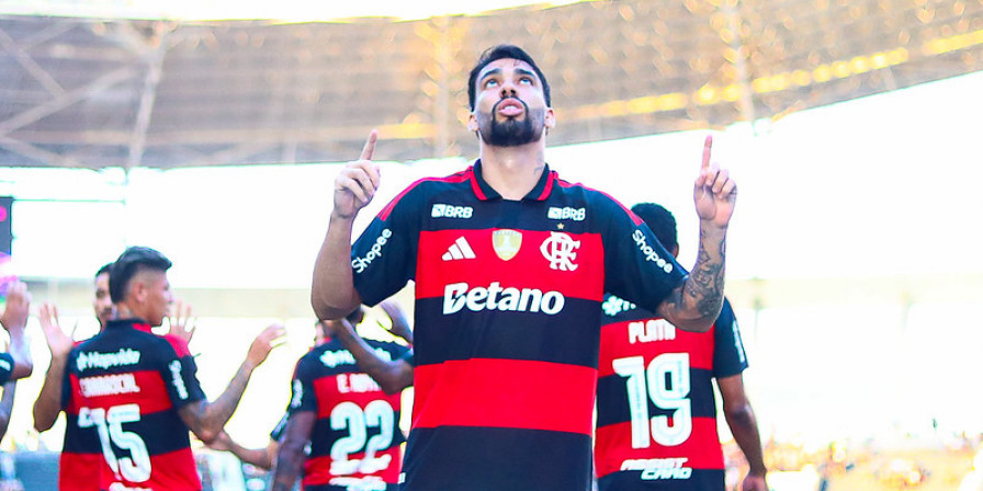 Flamengo vence Botafogo
