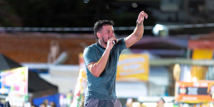 Multidão de 650 mil foliões lota a Avenida Litorânea no domingo de Carnaval em São Luís