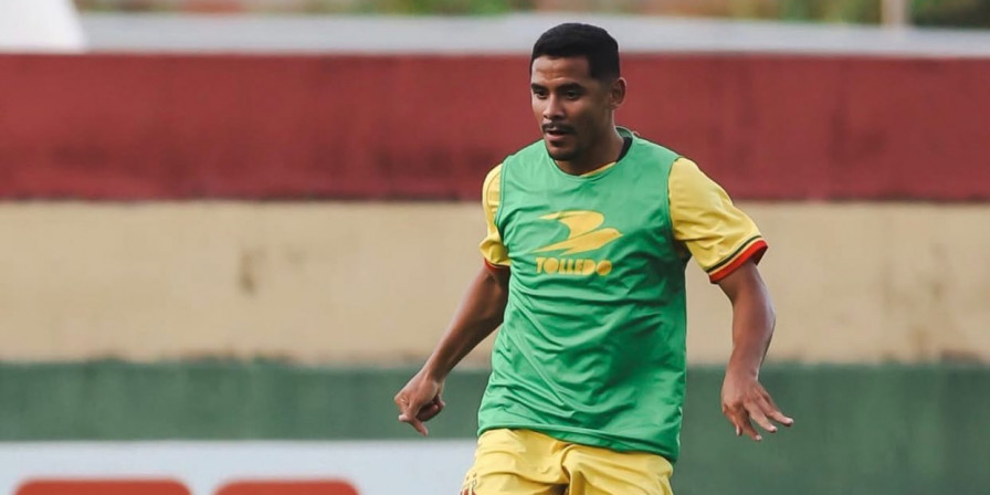 Sampaio Corrêa acelera reformulação e confirma saída de cinco jogadores sob comando de Francisco Diá