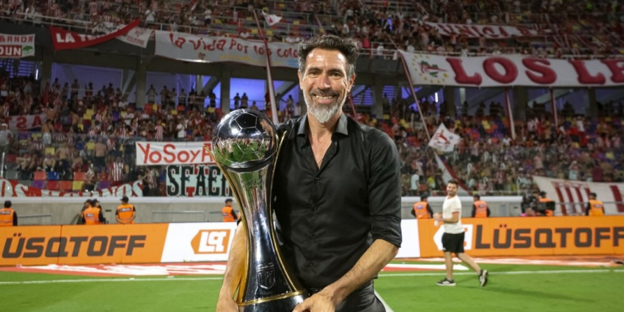 Atlético-MG fecha com Eduardo Domínguez