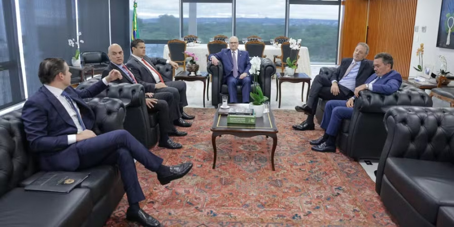 Fachin discute penduricalhos