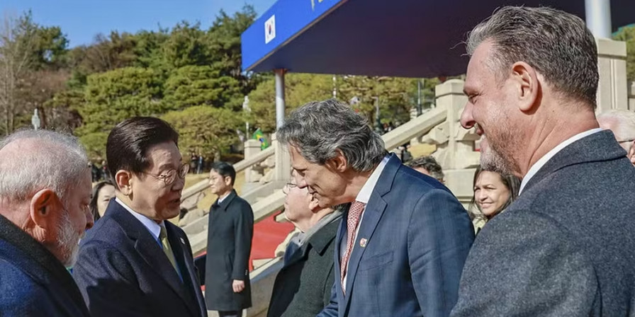 Lula Volta ao Brasil