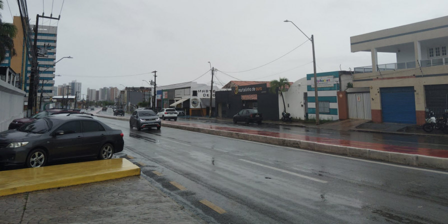 Chuva marca início de sábado no Maranhão