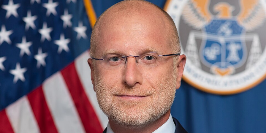 FCC Ameaça Cassar Licenças