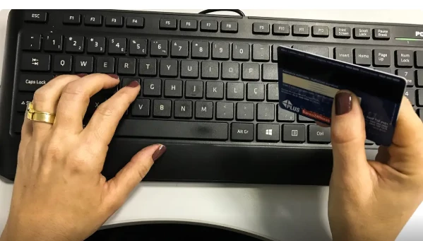A ideia é permitir que fornecedores usem plataformas digitais que já fazem parte de suas operações comerciais para vender ao poder público.