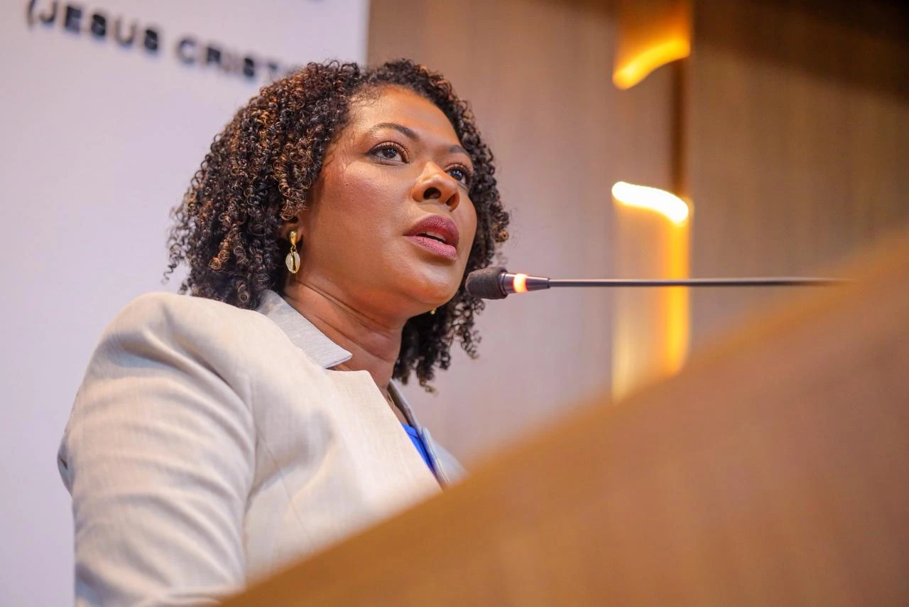 Esmênia Miranda anuncia Flávia Fernandes Ribeiro como nova secretária de Saúde de São Luís e Tayara Costa Pereira como adjunta.