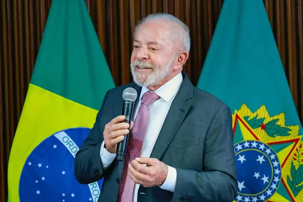 PT divulga plano de governo de Lula com defesa da soberania, manutenção do arcabouço fiscal e revisão das emendas parlamentares.