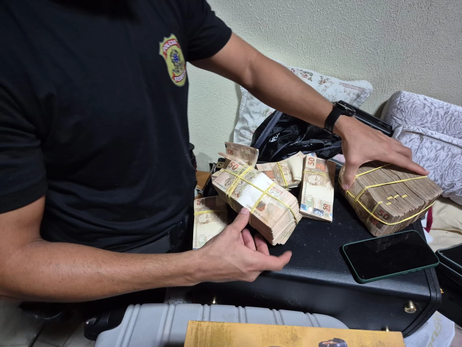 Venda de decisões no TJ-MA: operação apreende veículos, dinheiro e helicóptero e investiga esquema de corrupção.