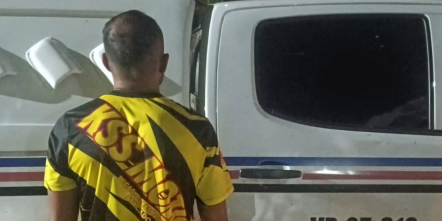 Homem preso por agredir companheira