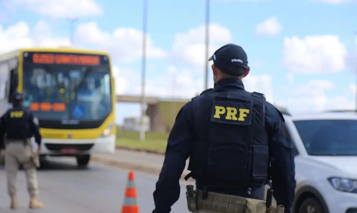 Operação da PRF vai reforçar a fiscalização nas rodovias do país.