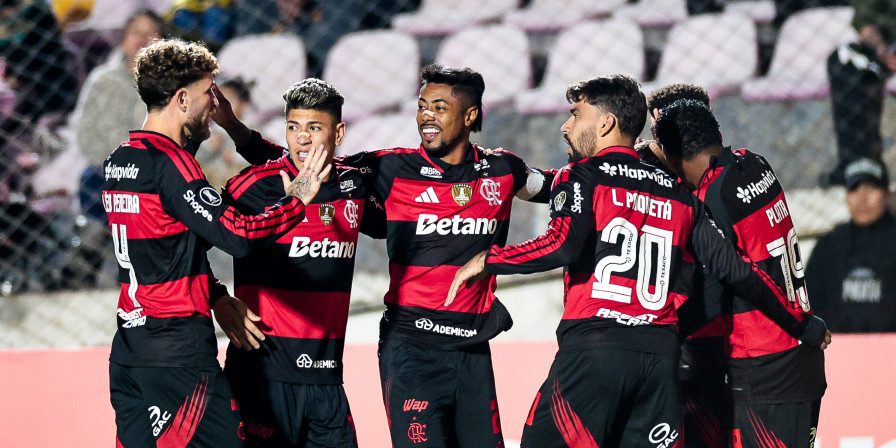 Flamengo vence, mas vitória é chamada de 'escândalo'